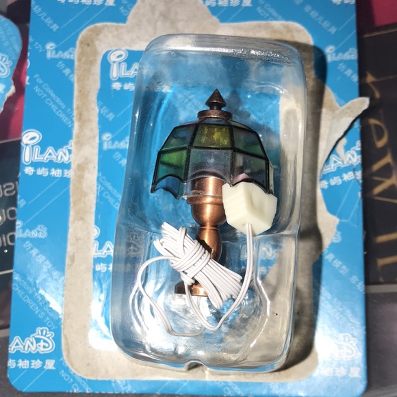 🖤MINIATURE TIFFANY-STYLED STAINED GLASS LAMP🖤 - Picture 2 of 4